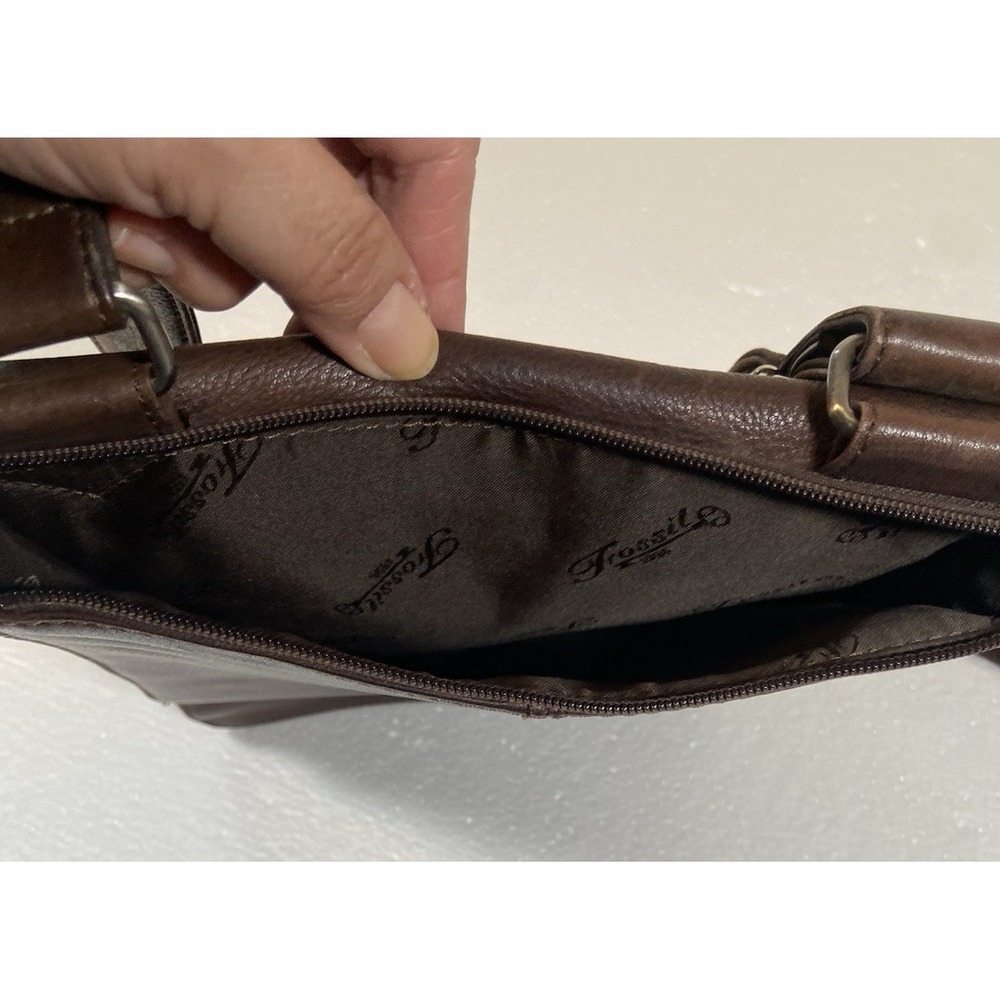 Vintage FOSSIL Brown Genuine Leather Crossbody Purse Handbag, Pre-Owned - Picture 16 of 17